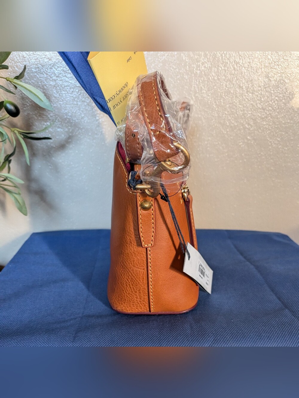 Beautiful! NWT Dooney & Bourke Florentine Domed Crossbody in NATURAL - Picture 5 of 10